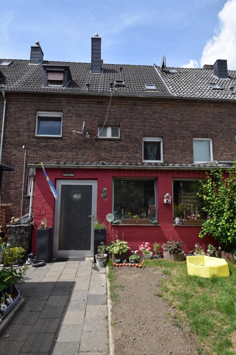 R�ckansicht Mehrfamilienhaus M�nchengladbach
