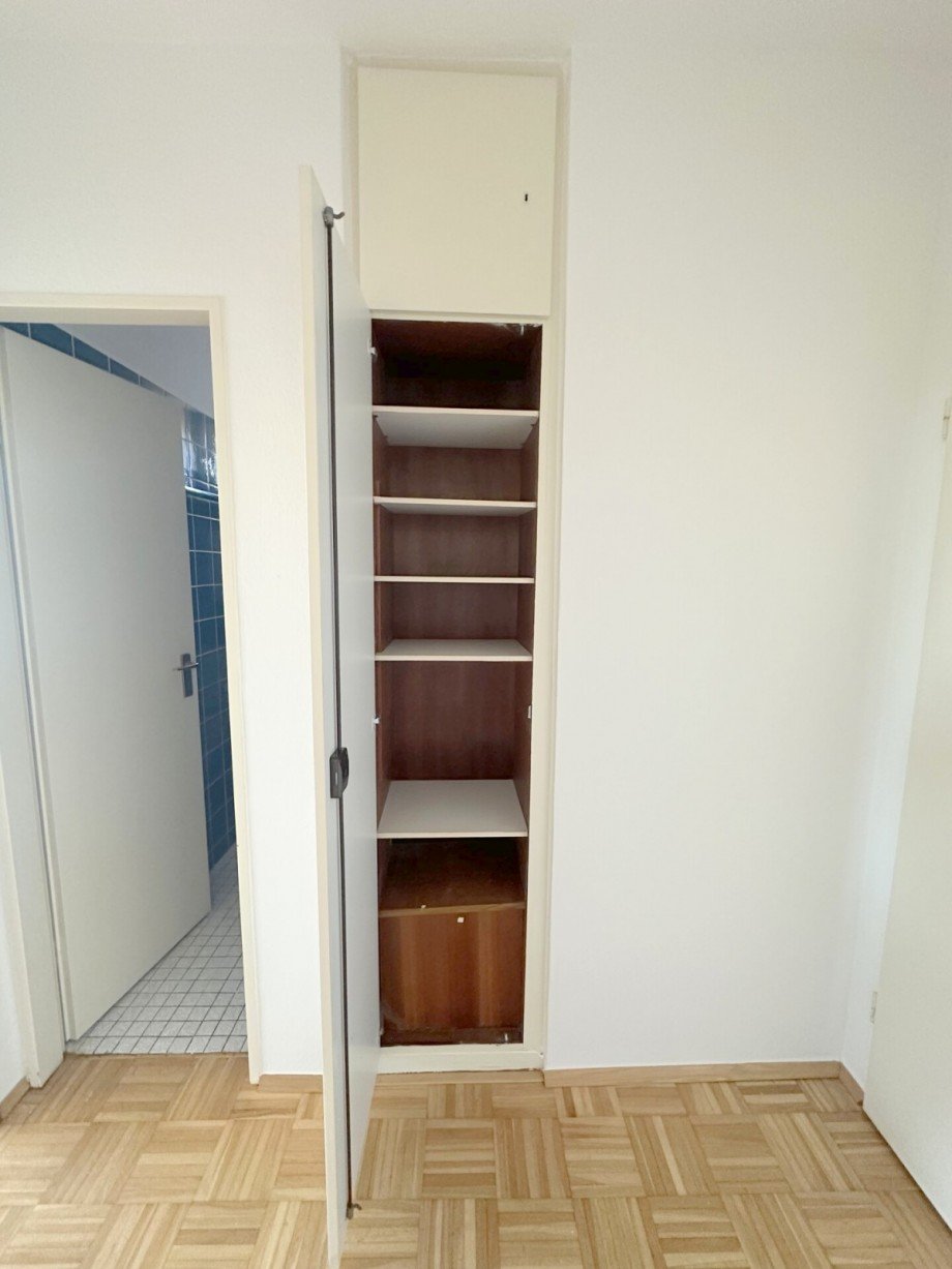 Wandschrank Etagenwohnung M�nchengladbach