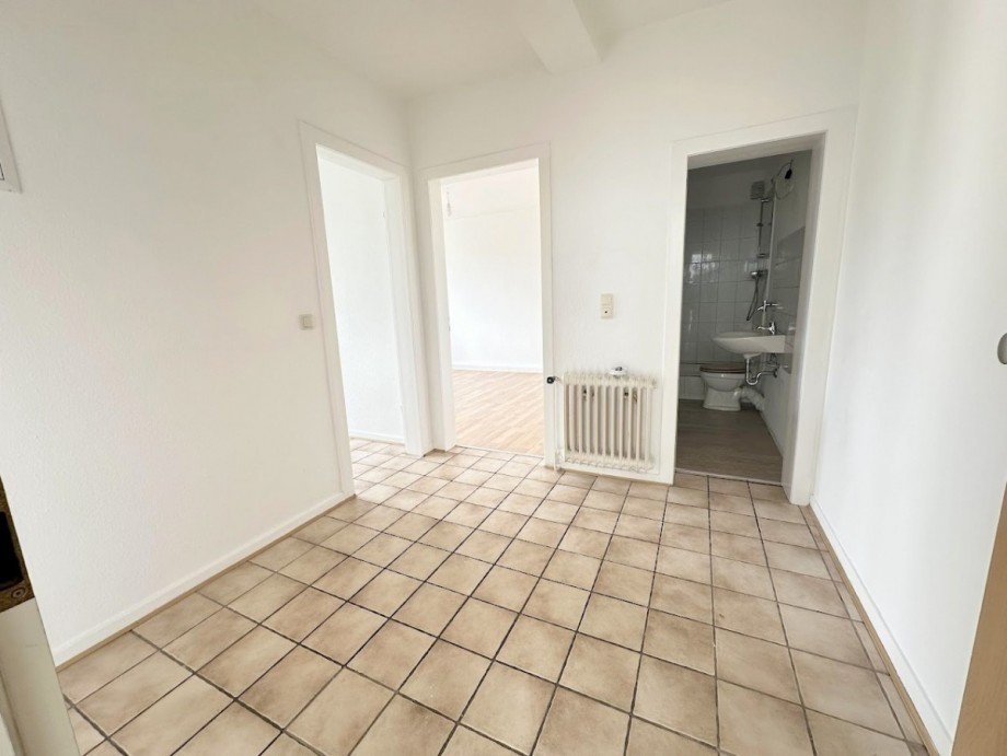 34. 2. OG links Flur Mehrfamilienhaus M�nchengladbach