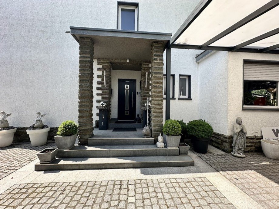 7. Eingang Hauptwohung Zweifamilienhaus H�ckelhoven