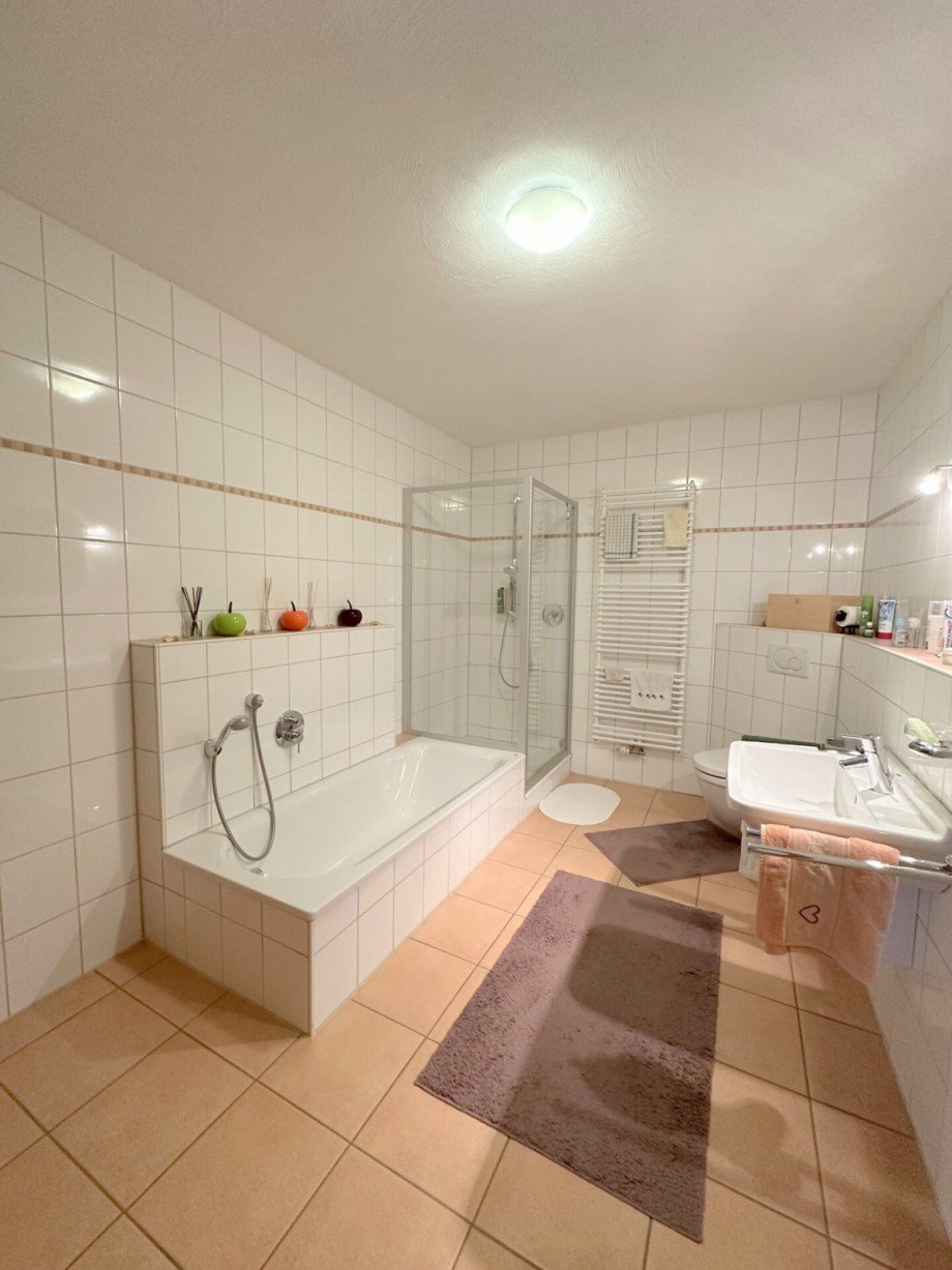 Souterrain - Bad mit Wanne und Dusche Bungalow Wegberg