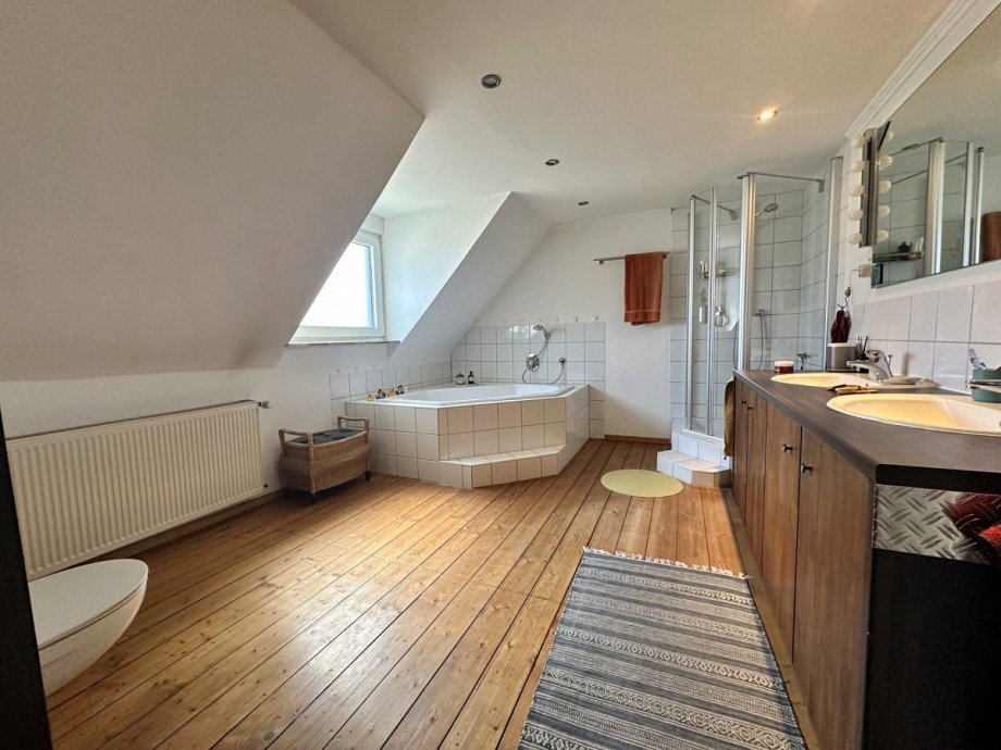 Badezimmer 2. OG Reihenmittelhaus M�nchengladbach