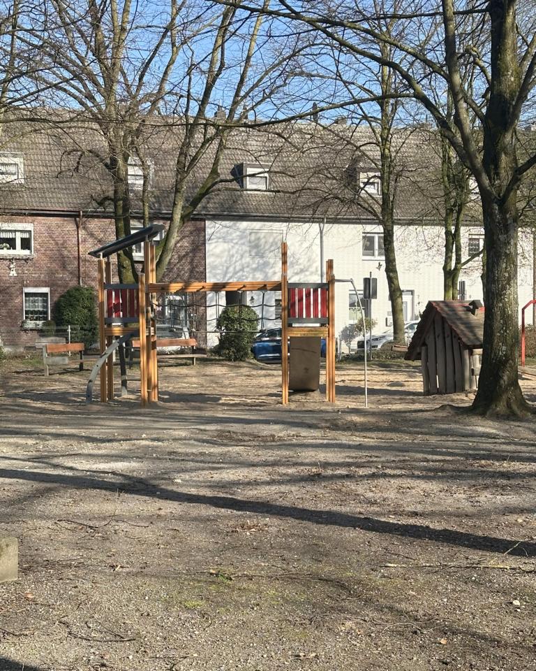 Spielplatz im Park Reihenmittelhaus Viersen