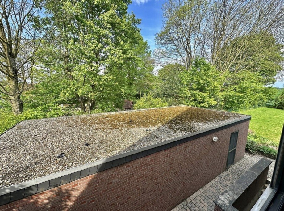 Blick auf die Garage Einfamilienhaus Viersen
