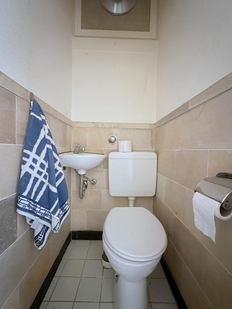 G�ste-WC Reihenmittelhaus M�nchengladbach