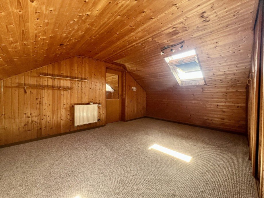 Dachgeschoss Reihenendhaus J�chen