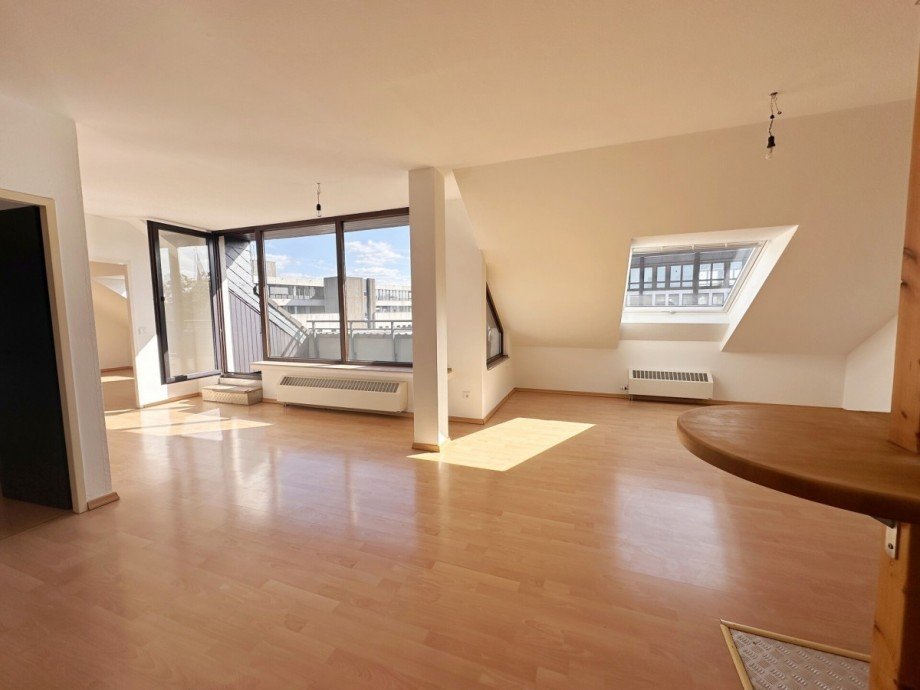 Wohn- und Essbereich Dachgeschosswohnung M�nchengladbach