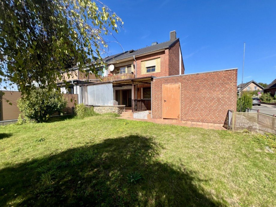 R�ckansicht Reihenendhaus J�chen