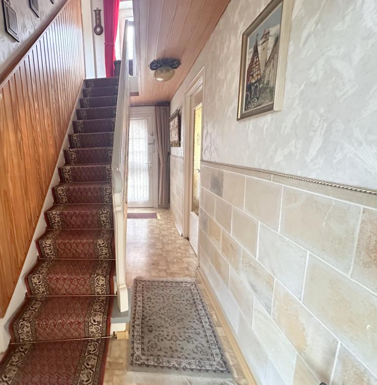 Flur EG und Aufgang ins OG Einfamilienhaus M�nchengladbach