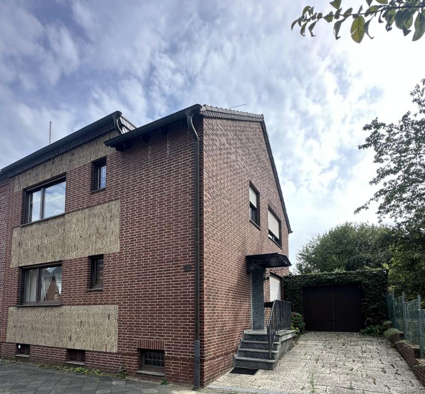 Seitenansicht Doppelhaush�lfte M�nchengladbach