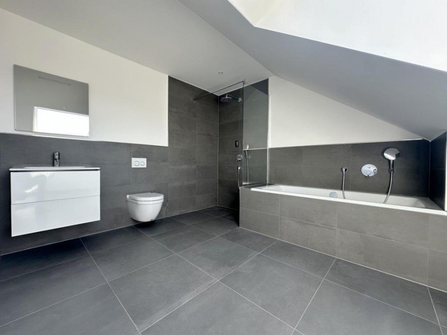 Bad im DG Maisonettewohnung M�nchengladbach