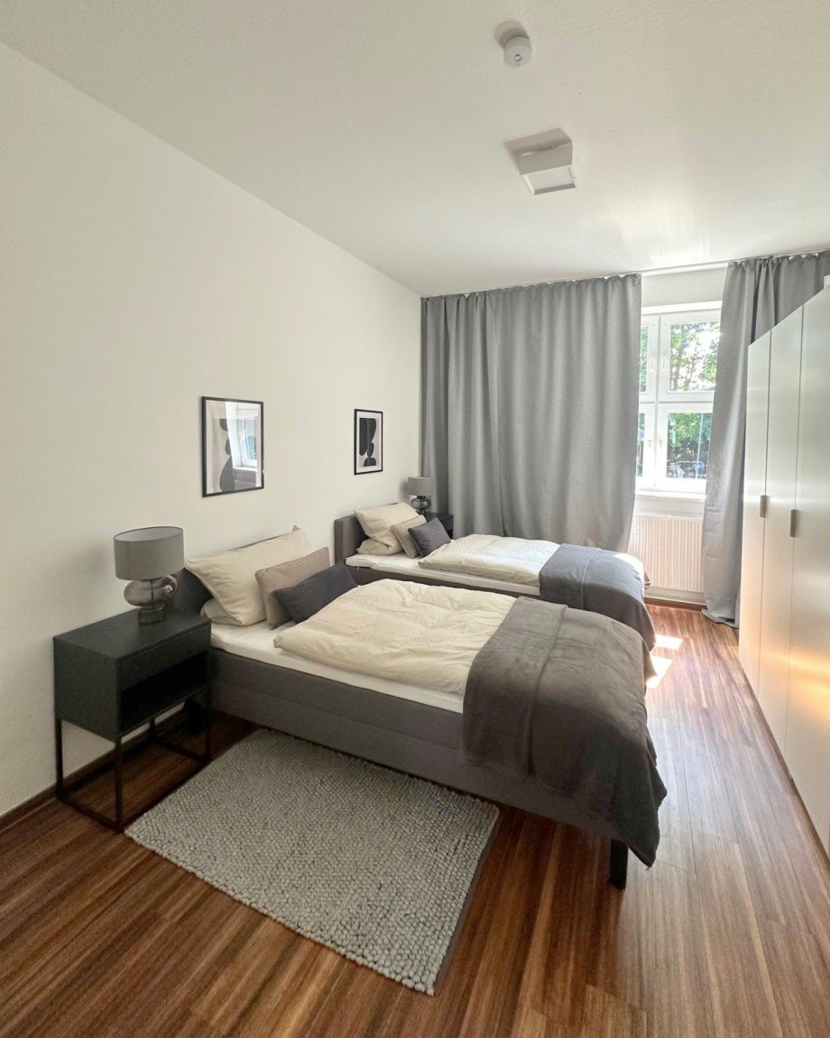 Schlafzimmer mit 2 Einzelbetten Erdgeschosswohnung M�nchengladbach