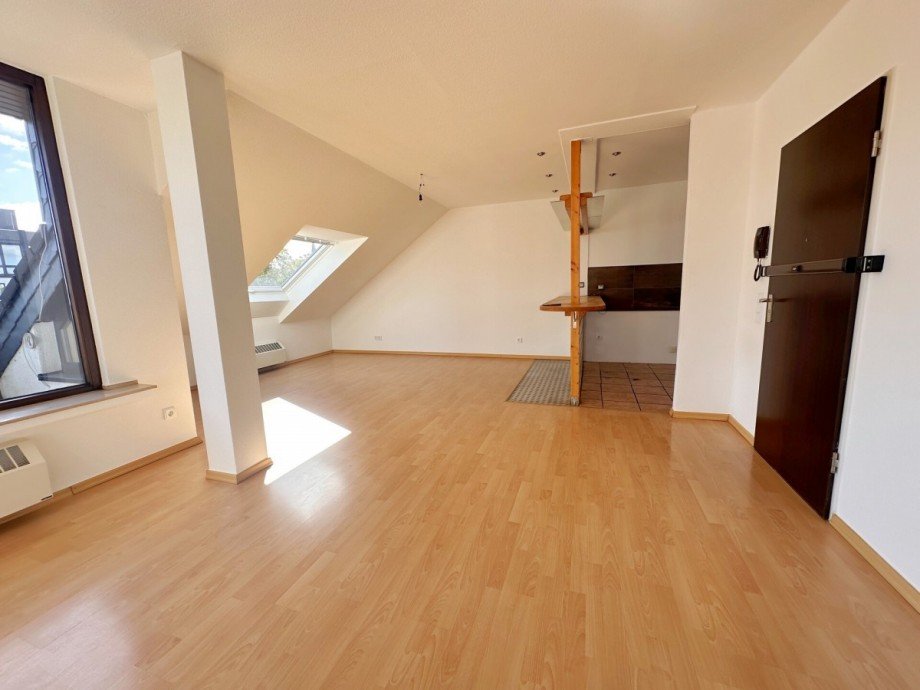 Wohnraum Dachgeschosswohnung M�nchengladbach