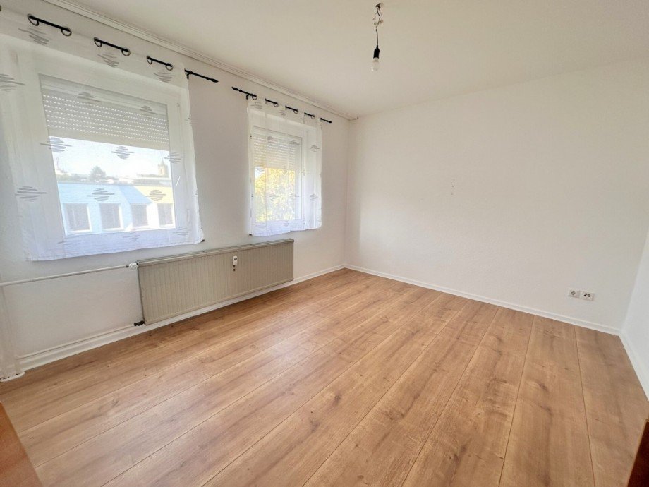 Wohnen 2.OG Mehrfamilienhaus M�nchengladbach