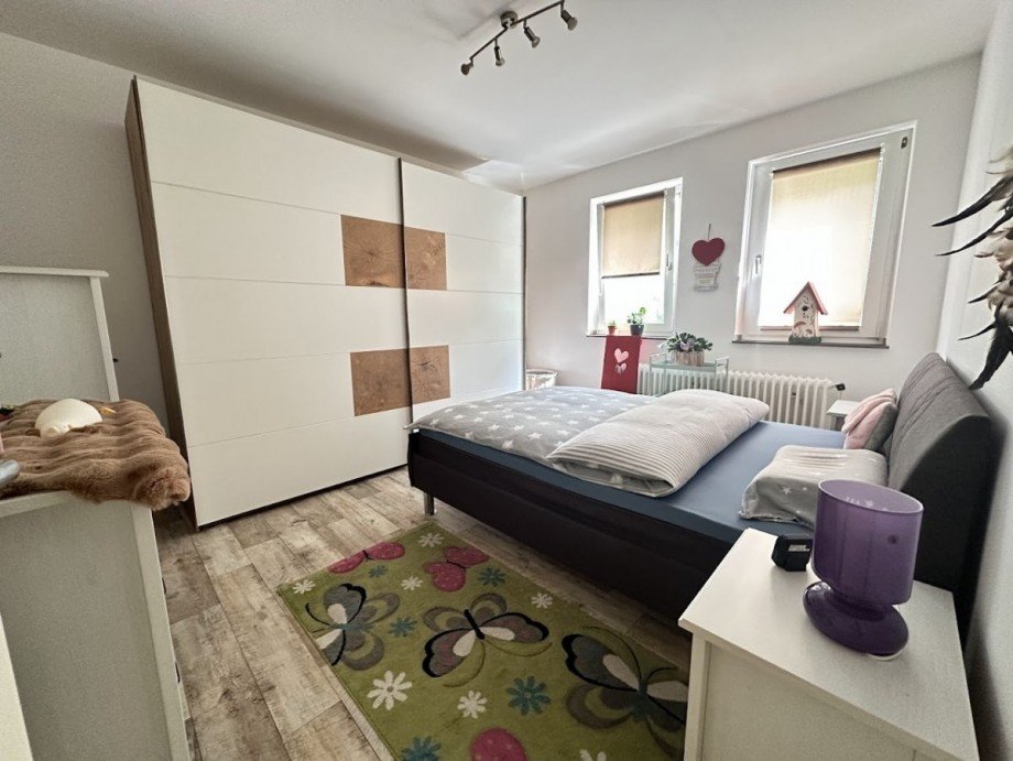 32. Schlafen 2. OG rechts Mehrfamilienhaus M�nchengladbach