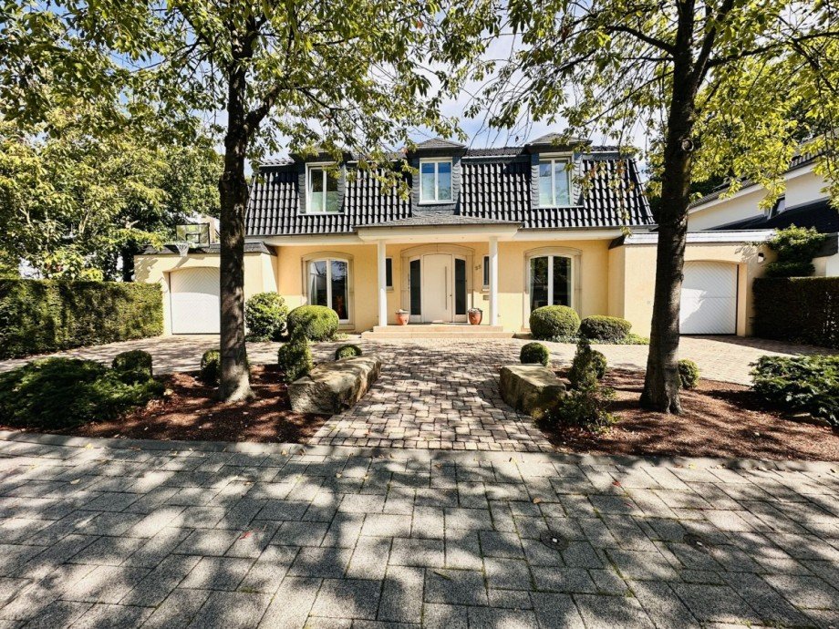 Au�enansicht Villa M�nchengladbach / Gro�heide