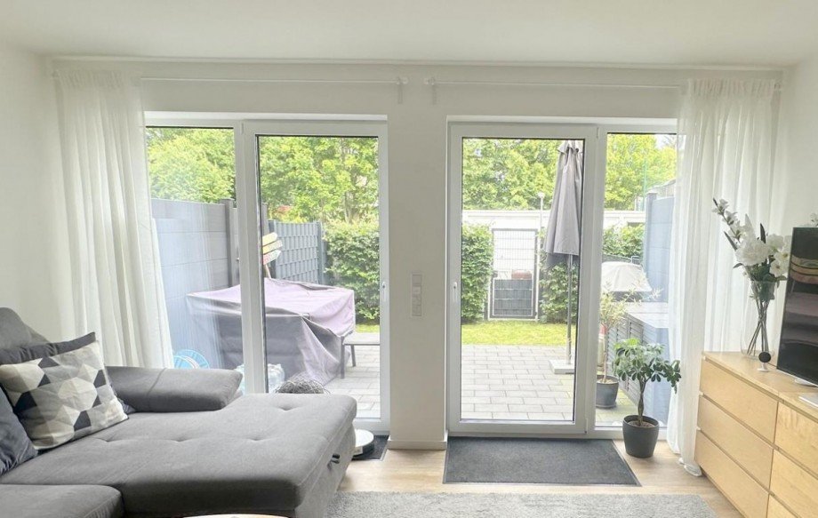 Zugang zur Terrasse und Garten Reihenmittelhaus M�nchengladbach