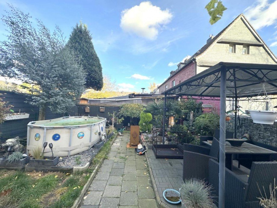 Innenhof-Garten Mehrfamilienhaus M�nchengladbach