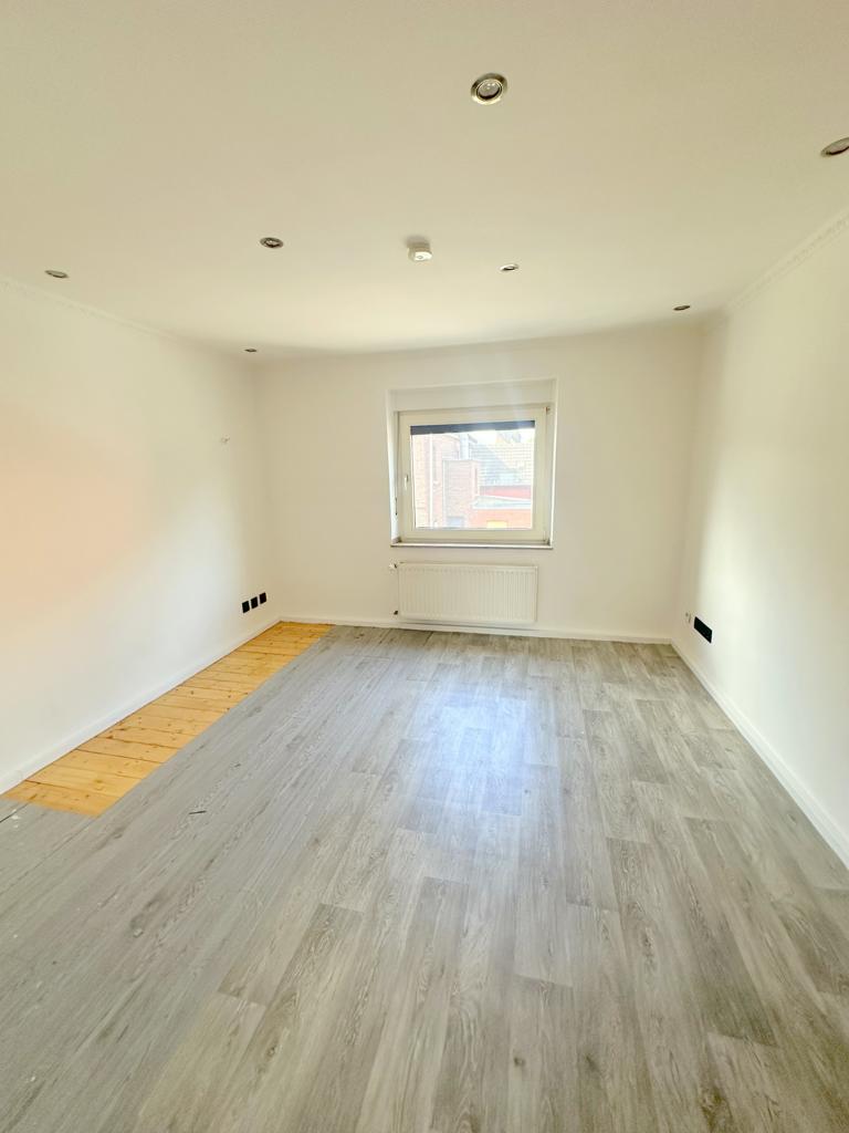 Schlafzimmer OG Mehrfamilienhaus M�nchengladbach