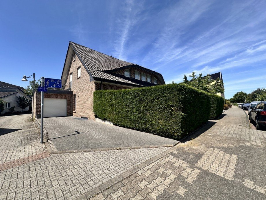 Garage mit Stellplatz Erdgeschosswohnung M�nchengladbach / Mennrath