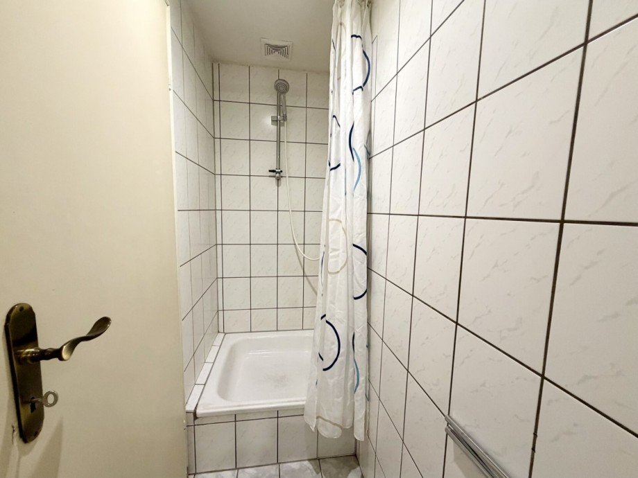 Duschbad DG Mehrfamilienhaus M�nchengladbach