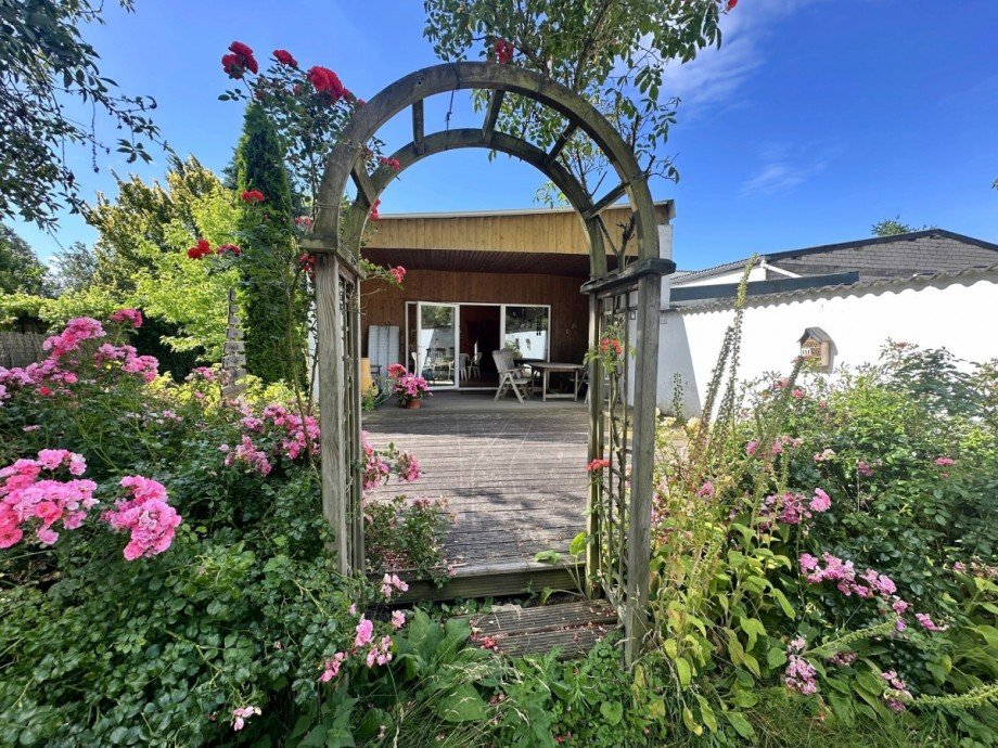 Sicht auf Bungalow Terrasse Stadthaus J�chen