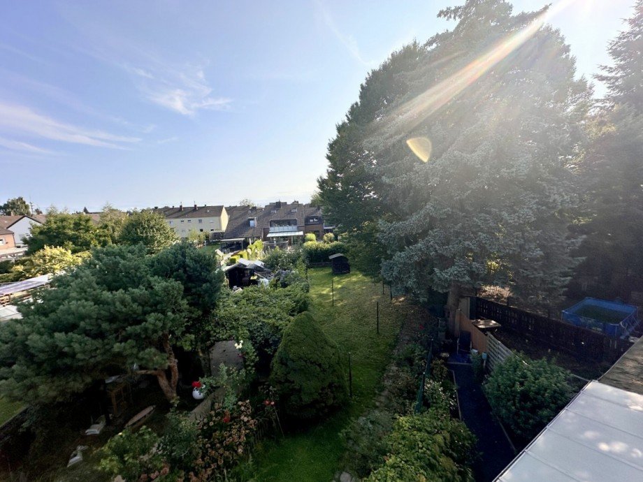 Blick in den Garten Mehrfamilienhaus M�nchengladbach