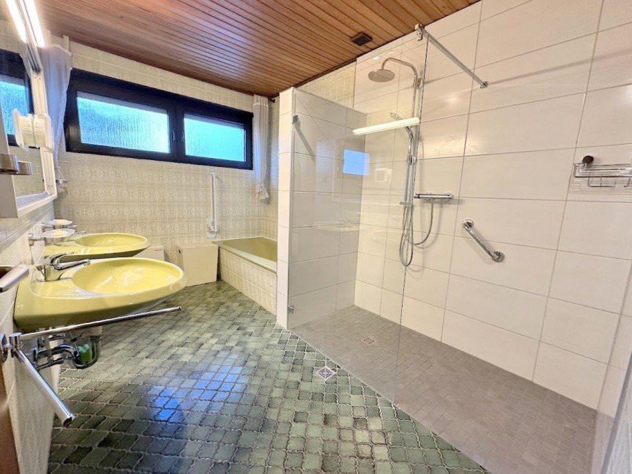 20. Bad Bungalow M�nchengladbach