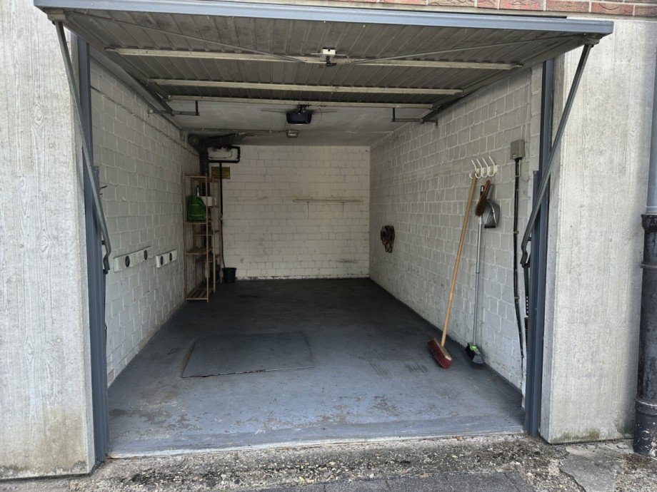 Garage Dachgeschosswohnung M�nchengladbach