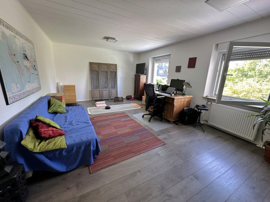 Gro�es Zimmer 1. OG Reihenmittelhaus M�nchengladbach