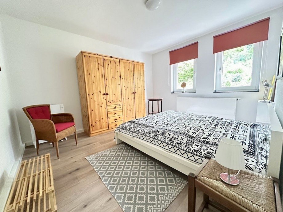 24. Schlafzimmer OG rechts Mehrfamilienhaus M�nchengladbach