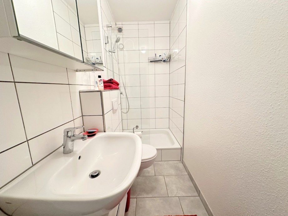 25. Bad OG rechts Mehrfamilienhaus M�nchengladbach