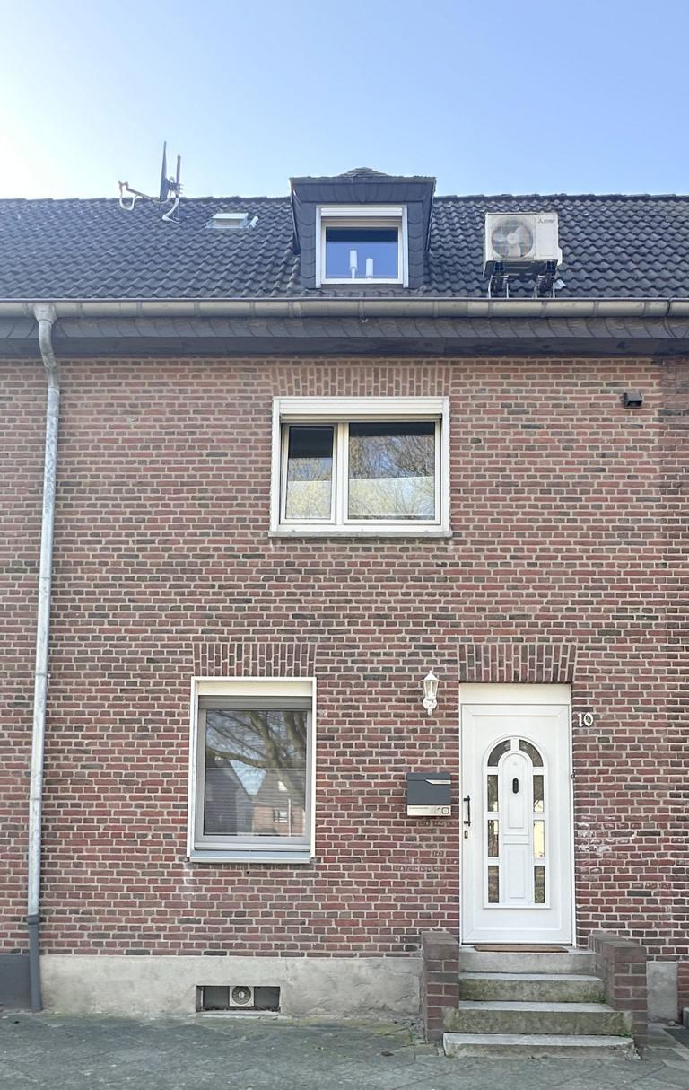 Front Reihenmittelhaus Viersen