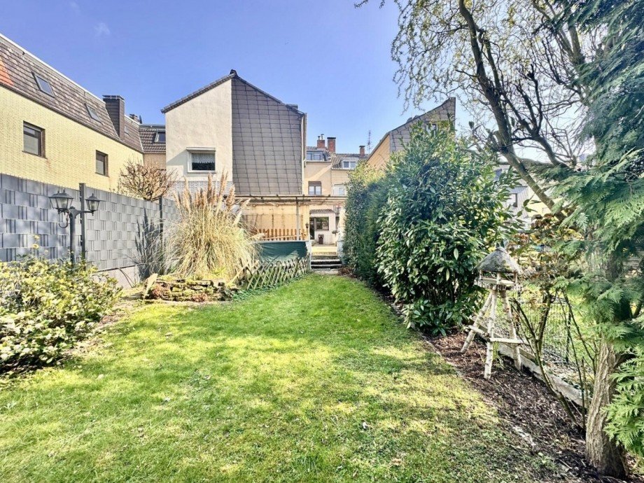 R�ckansicht Mehrfamilienhaus M�nchengladbach