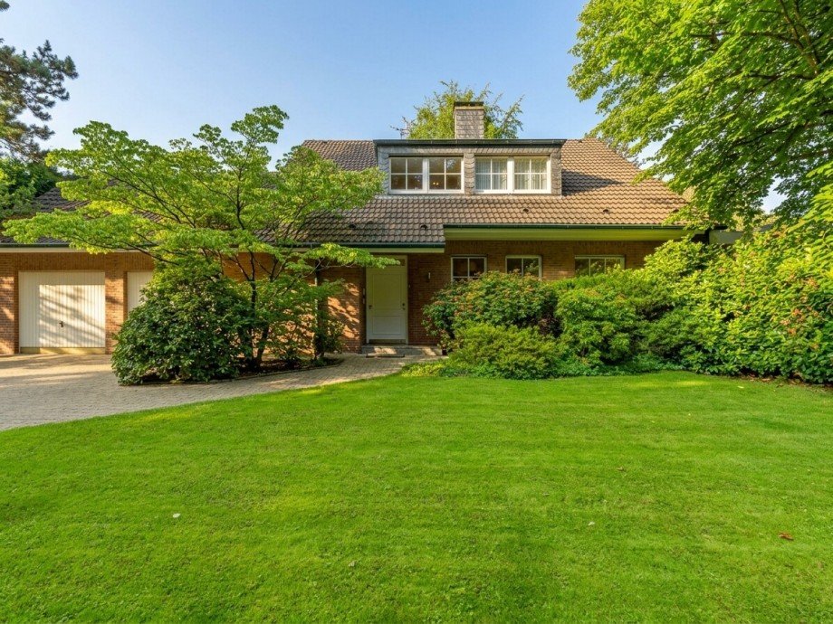 Hausfront Villa M�nchengladbach