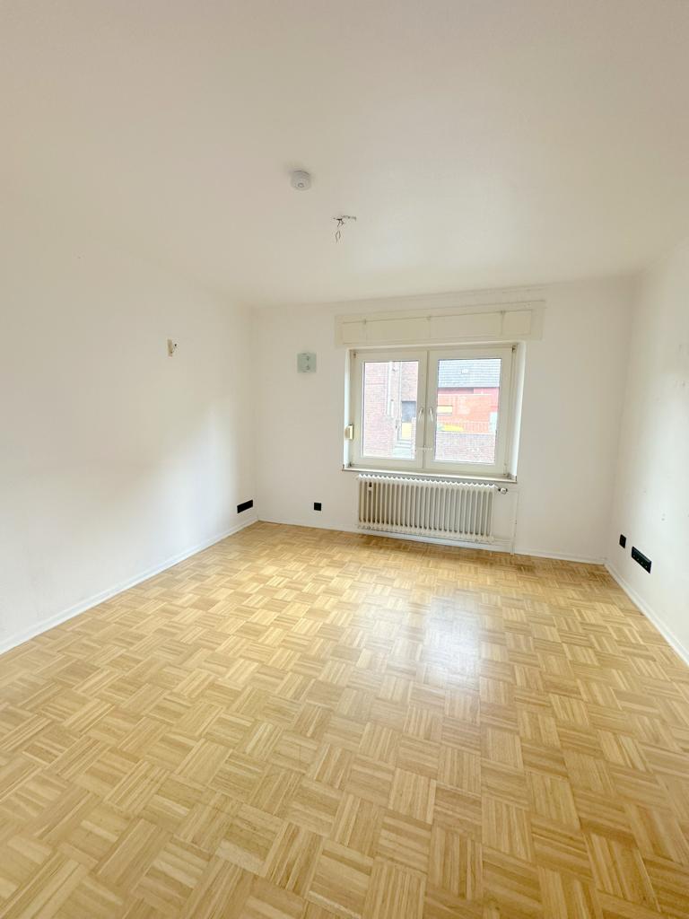 Schlafzimmer EG Mehrfamilienhaus M�nchengladbach