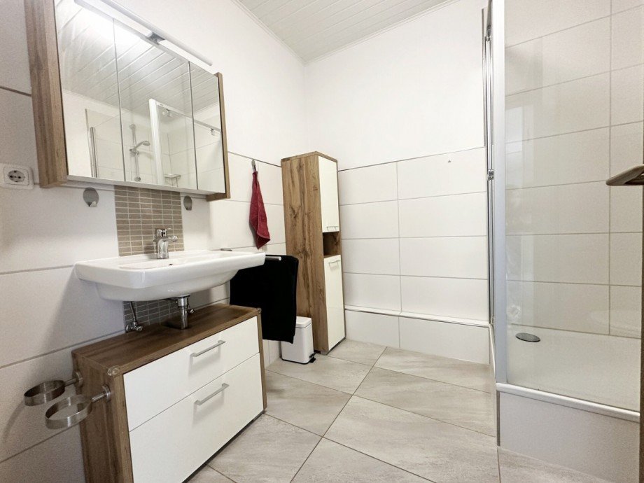 BAd Dachgeschosswohnung M�nchengladbach