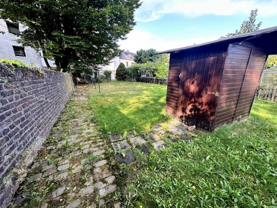 Garten hinten Mehrfamilienhaus M�nchengladbach