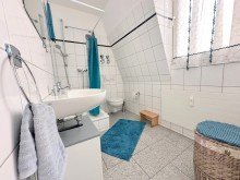 mit Fenster *Selber einziehen oder vermieten-helle Wohnung mit Aufzug im historischen Gem�uer in Rheindahlen*