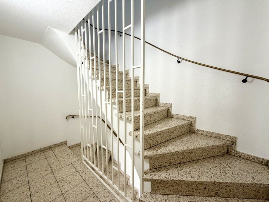 gepflegtes Treppenhaus Etagenwohnung M�nchengladbach