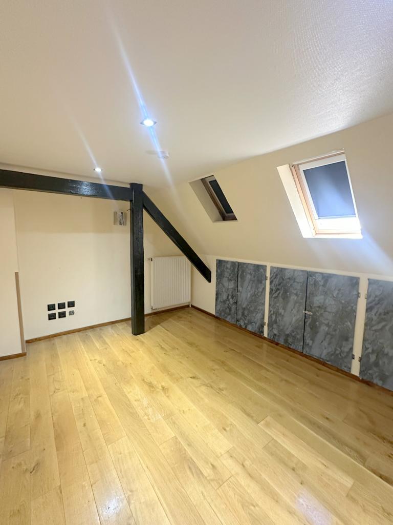 Wohnzimmer DG Mehrfamilienhaus M�nchengladbach